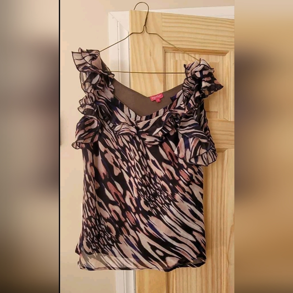 Women's Ruffled Animal Print Top